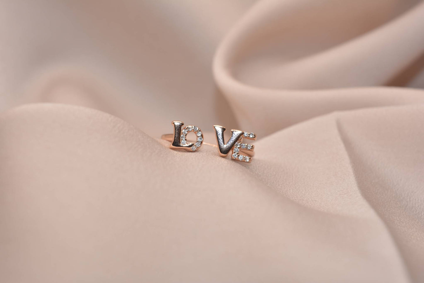 LukGud Lo Ve Forever Spark Ring (Size 6)