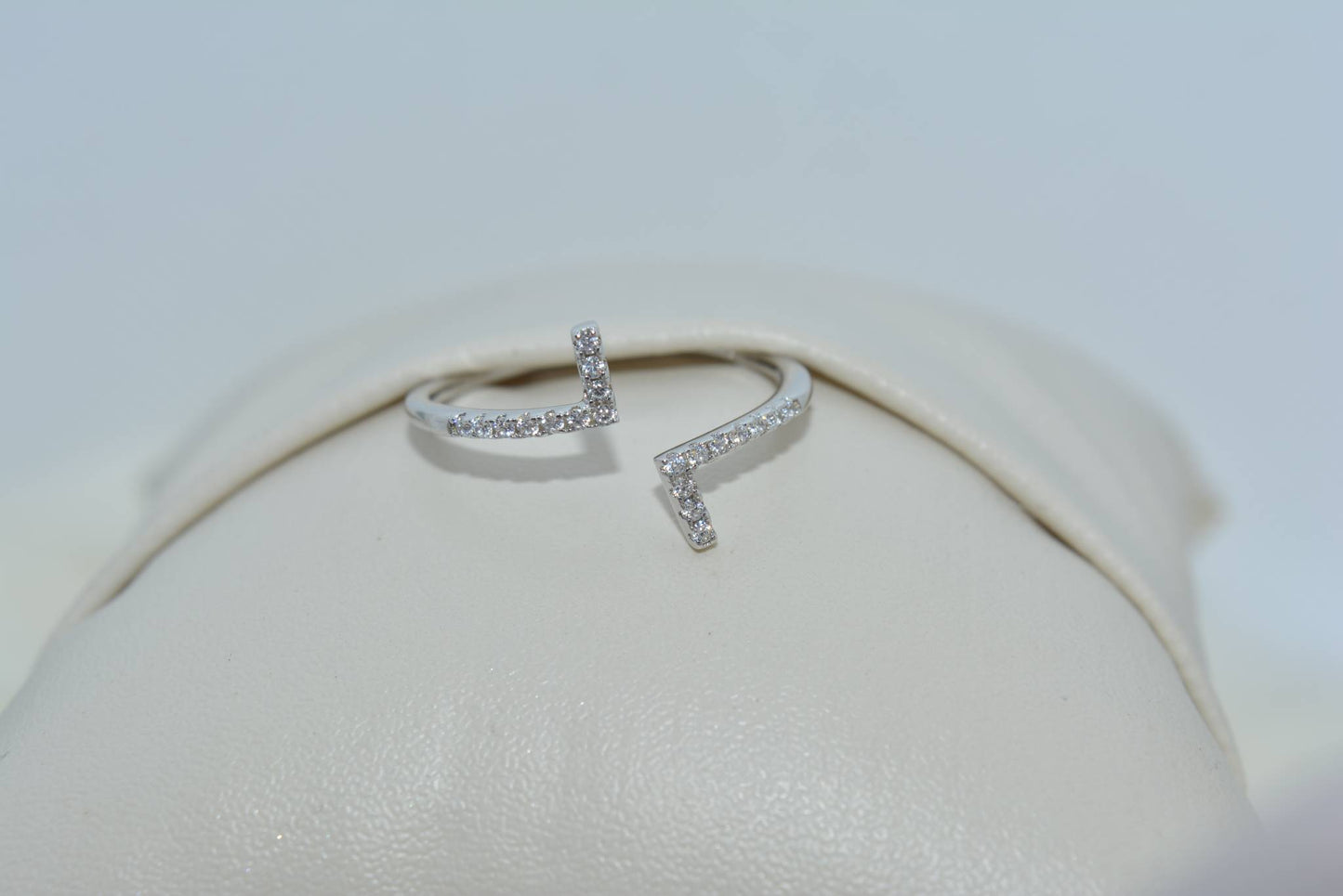 LukGud Enchanting Adjustable Ring (Size 7)