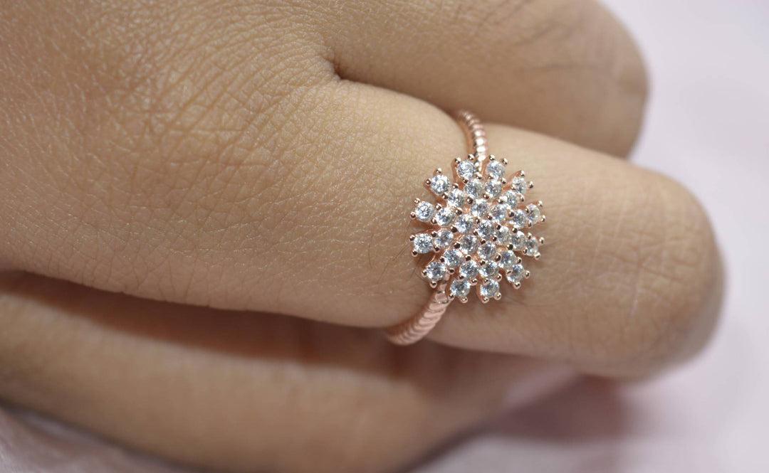 LukGud Spiral Blossom Ring: 925 Silver