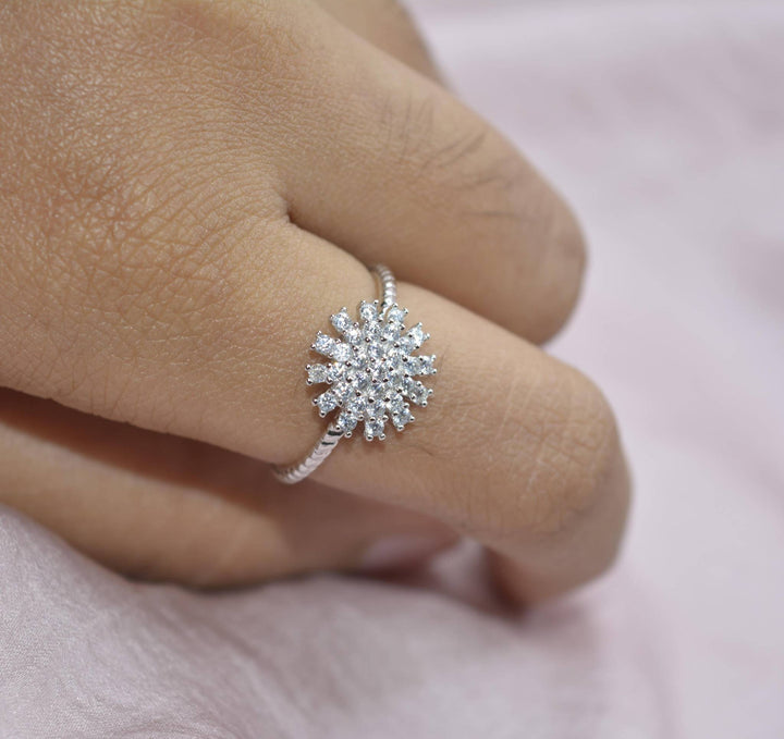 LukGud Spiral Blossom Ring: 925 Silver